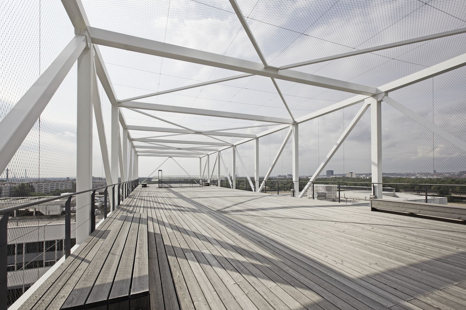 鋼絲繩網(wǎng)在建筑行業(yè)的應用