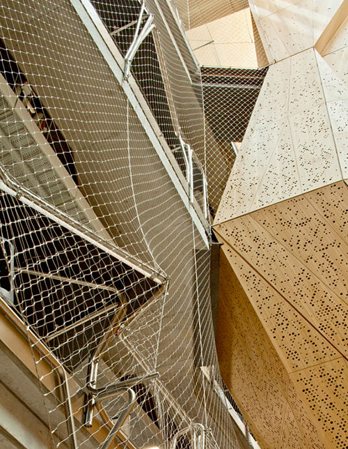 鋼絲繩網(wǎng)在家庭和戶外活動中的應用